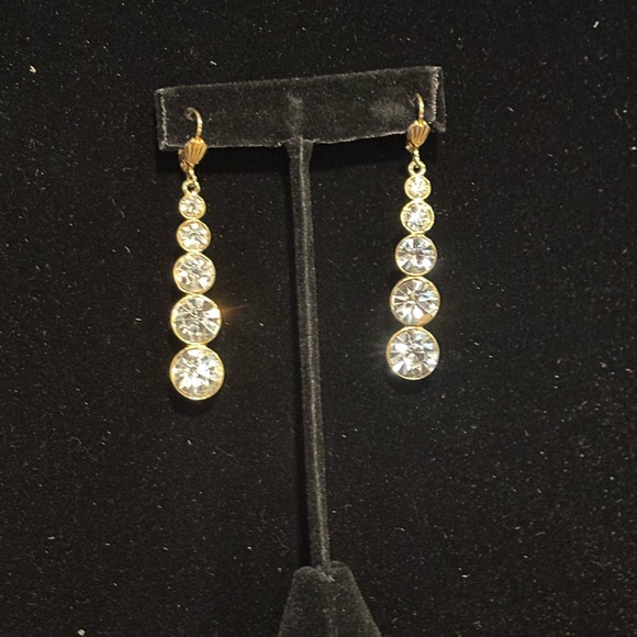 Vintage 1980s rhinestone earrings. Lever back. Bit of wear on gold, see photos - Picture 6 of 6